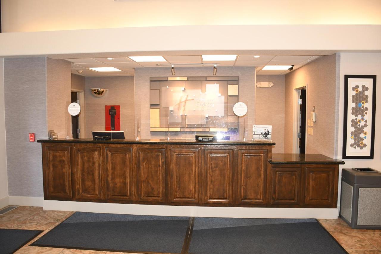 Holiday Inn Express Hotel & Suites Evanston By Ihg Zewnętrze zdjęcie