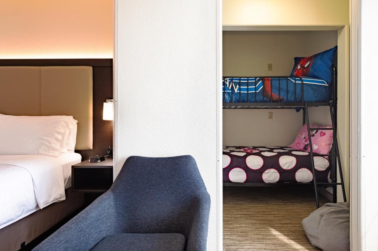 Holiday Inn Express Hotel & Suites Evanston By Ihg Zewnętrze zdjęcie